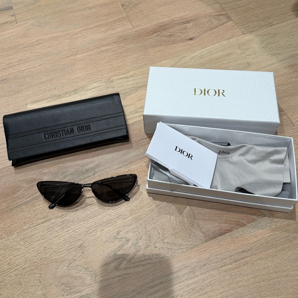DIOR MISSDIOR Butterfly Black Cat Eye Sunglasses B1U H4A0